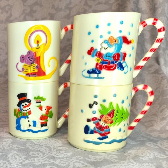 4 vintage 1985 Sterling House plastic 3" Christmas mugs w box, yellowed - Picture 1 of 14